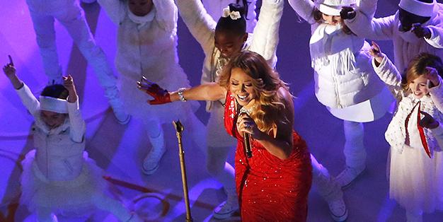 Mariah Carey singt unter Michael Hammers' Stern, Christmas in Rockefeller Center, New York, 3.12.2014  bild: dpa picture-alliance